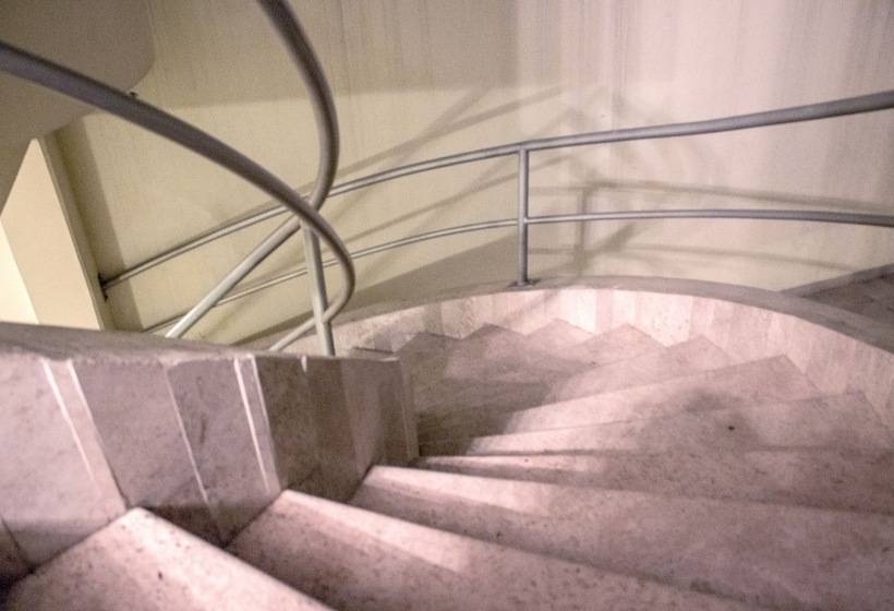 سوئیت پرزیدنت, Autohotel Ilussion