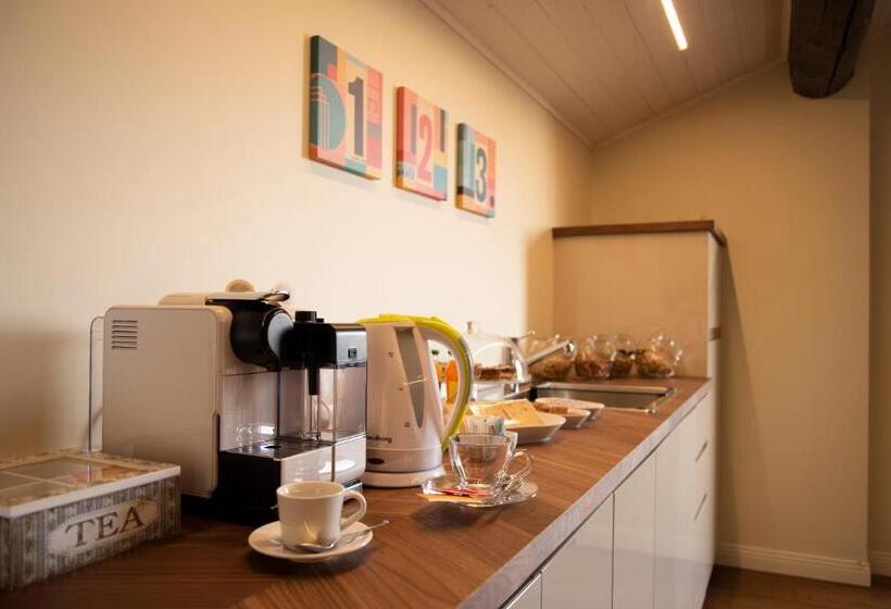 اتاق لوکس چهار تخته, Cascina36 B&b