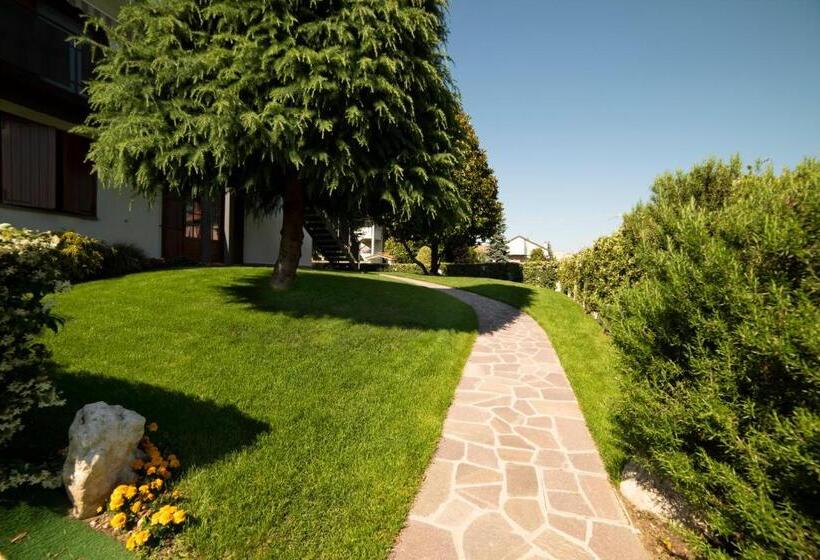 اتاق لوکس چهار تخته, Cascina36 B&b