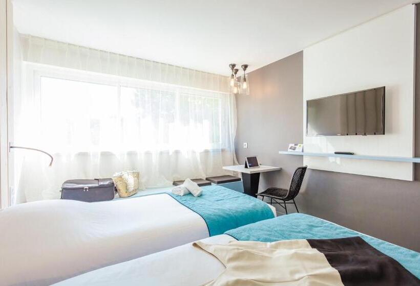 스탠다드 룸 가든 전망, Logis Hôtel Les Pins   Opéralia