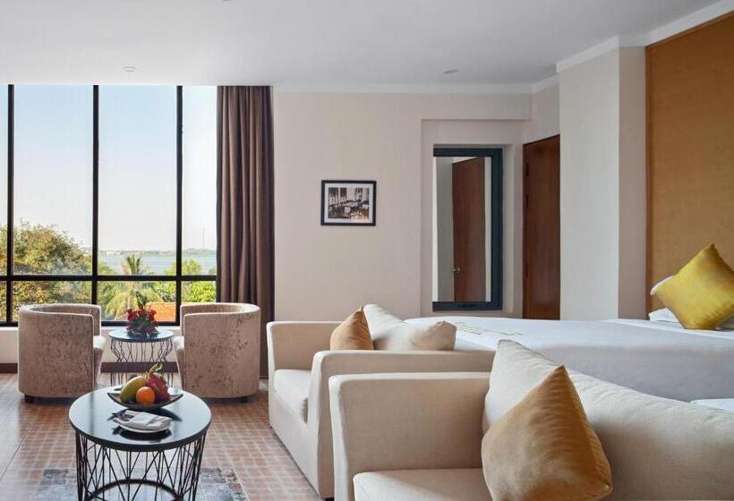 Королевский Номер, Palace Gate Hotel & Resort By Ehm