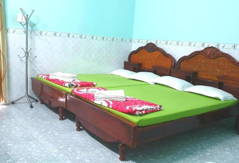 اتاق استاندارد چهار تخته, Thuy Hang Motel