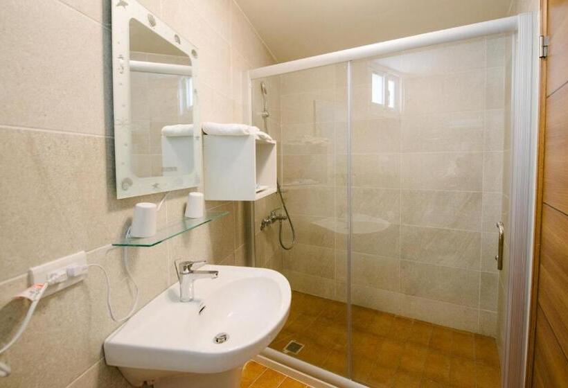 اتاق سوپریور با تخت بزرگ, He Sen B&b