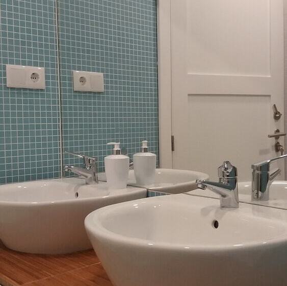 اتاق استاندارد با سرویس بهداشتی مشترک, My Angra Charming House