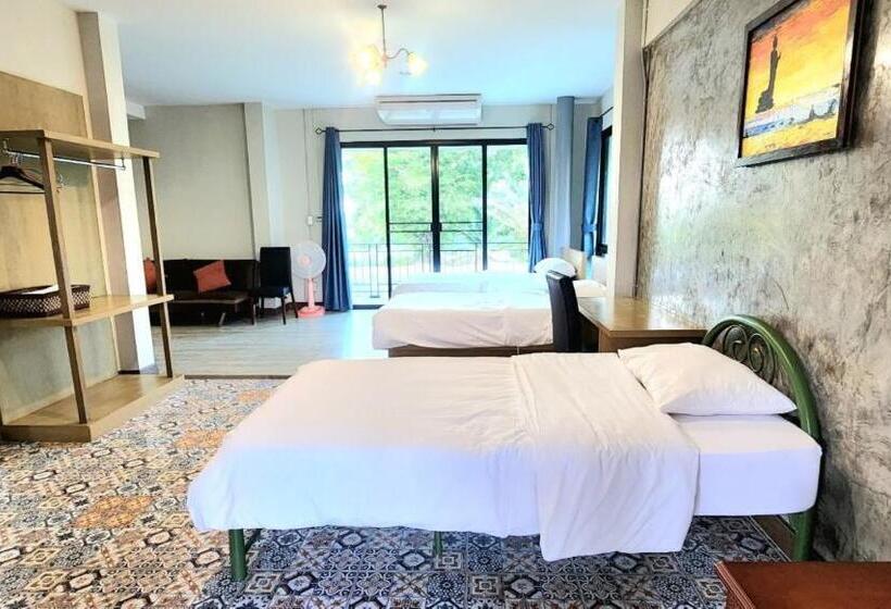 디럭스 트리플 룸, Busaya Resort & Cuisine