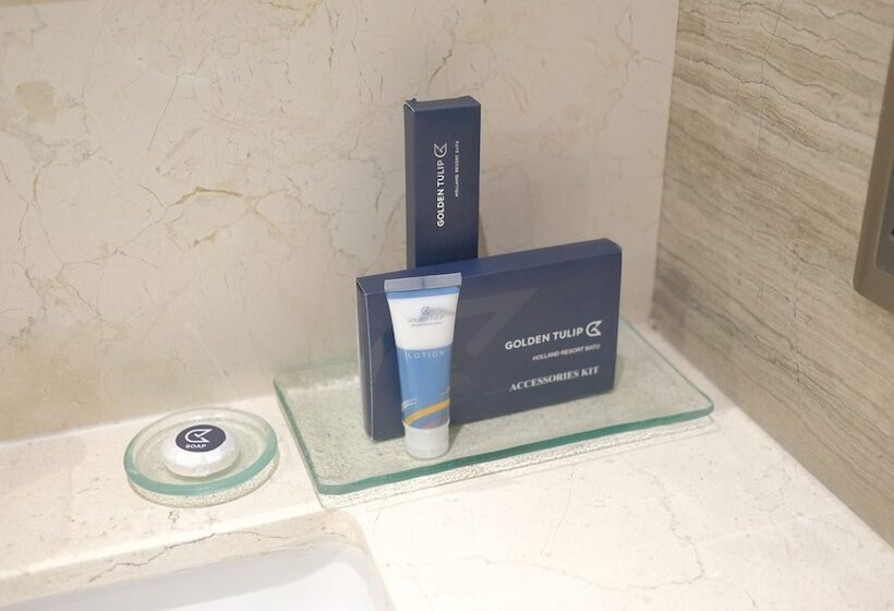 Номер Deluxe, Golden Tulip Holland Resort Batu