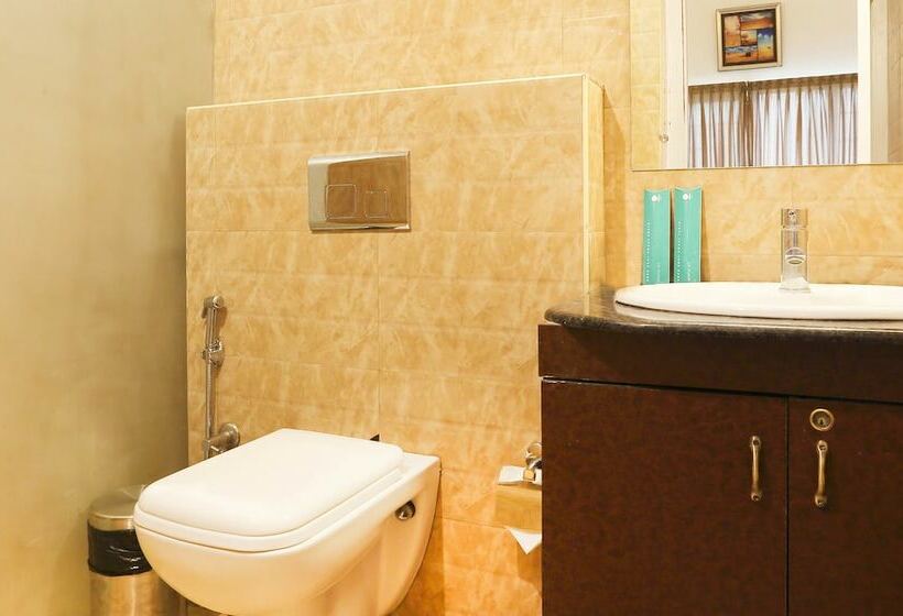 Номер Deluxe, Treebo Skydale Inn & Suites With Mountain View