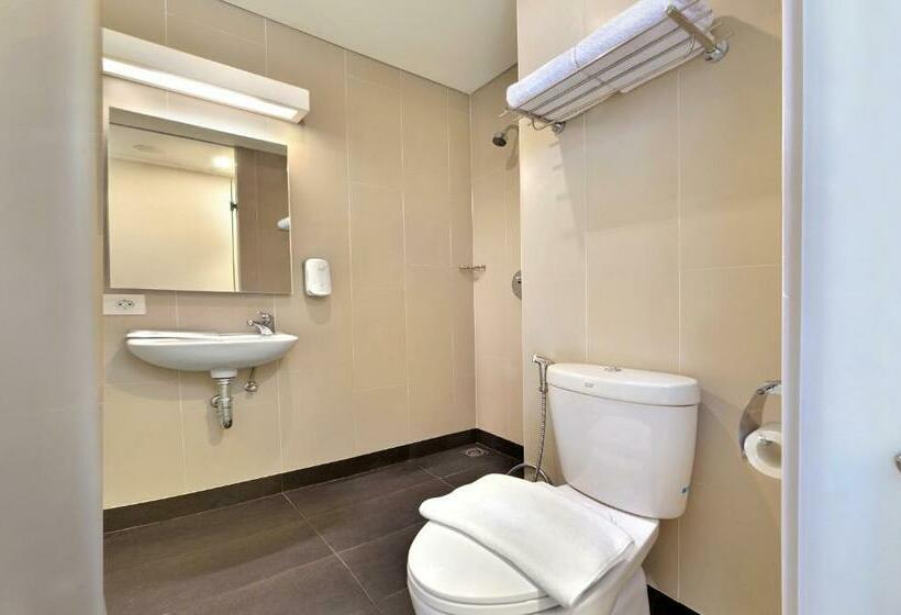 Номер Стандарт, Whiz Prime Hotel Sudirman Cilacap
