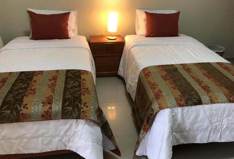 Номер Стандарт 2 Двуспальные Кровати, La Floresta Tarapoto Hostal