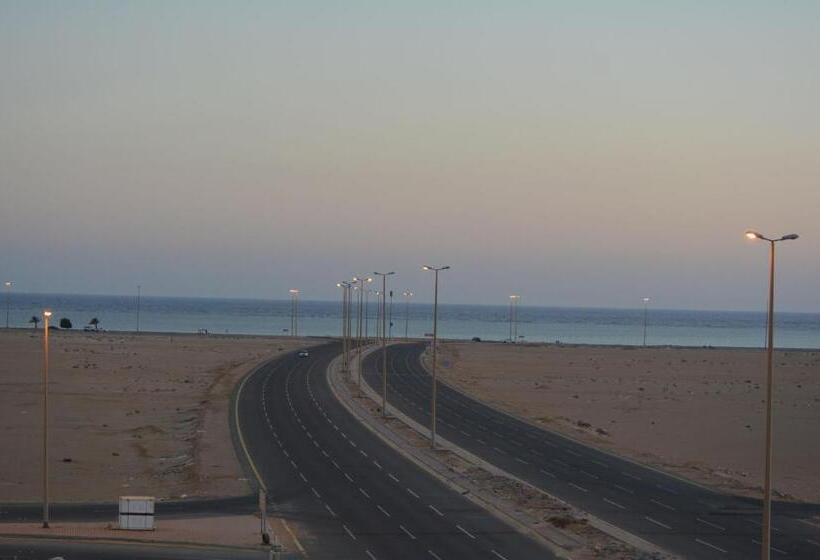 Номер Стандарт Вид на Море, Rama Yanbu Hotel Suite