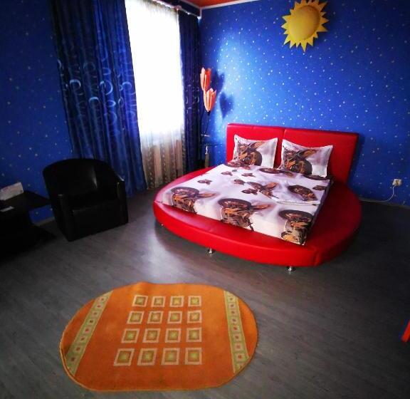 اتاق لوکس, Max   Mamaia Nord