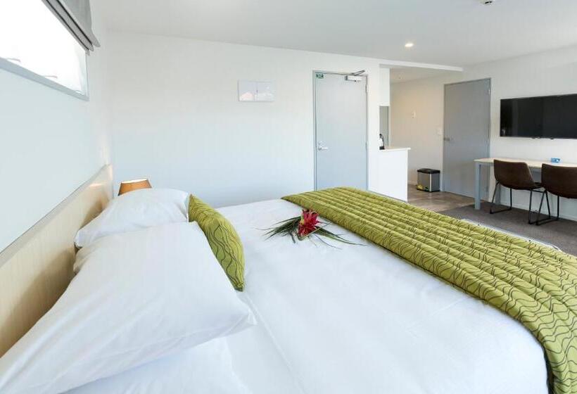 Family Suite, 2 On Whiteleigh And 239 On Lincoln Motel