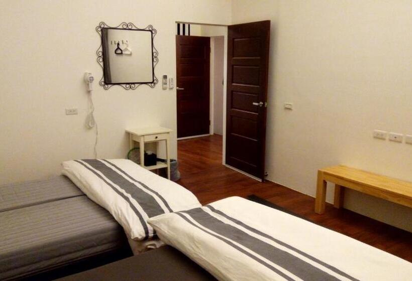 اتاق استاندارد چهار تخته, 5963 Turn Right B&b