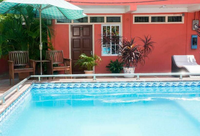 اتاق استاندارد یک نفره, Windjammer International Cuisine & Comfort Inn