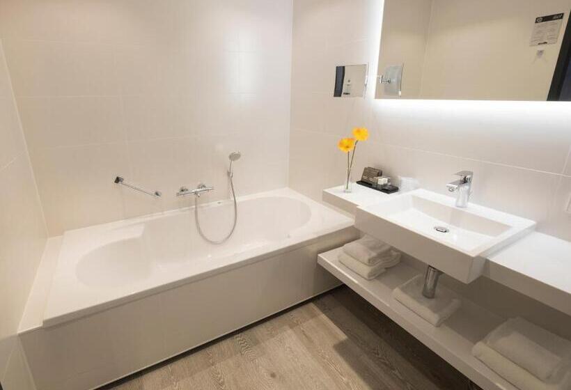 Полулюкс, Van Der Valk Hotel Utrecht