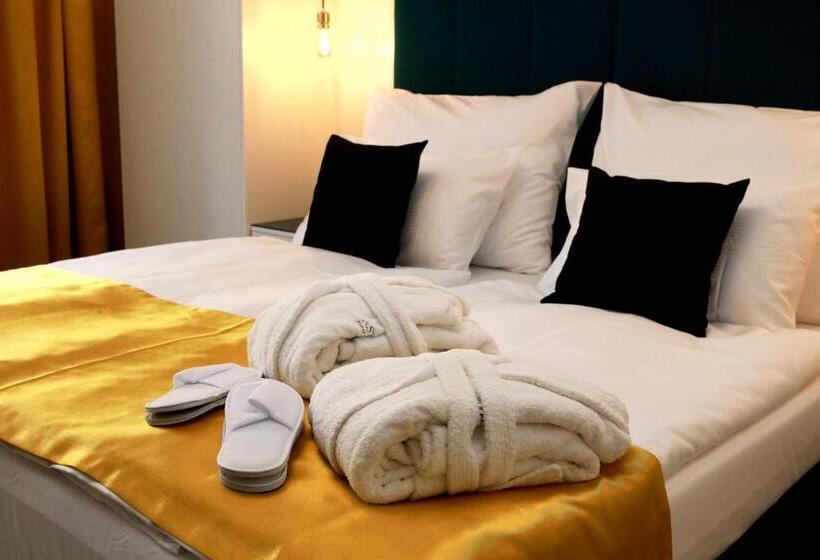 סוויטה, Art Deco Wolker By Astoria Hotel & Medical Spa