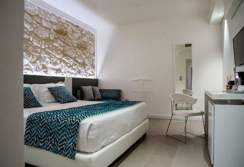 Номер Стандарт, Caportigia Boutique