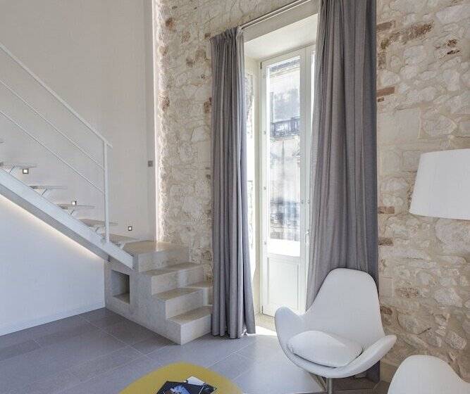 Номер Стандарт, Caportigia Boutique