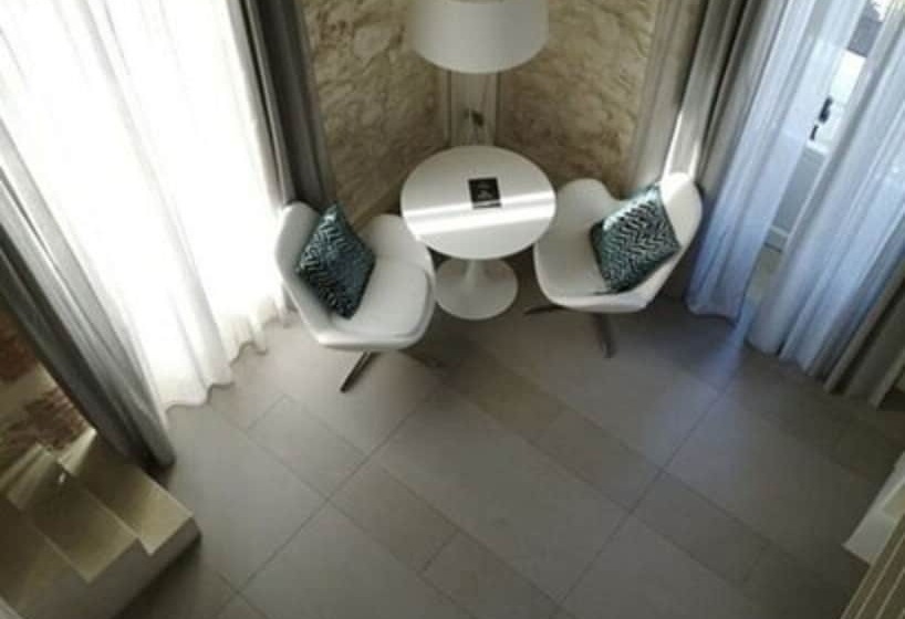 Standard Szoba, Caportigia Boutique