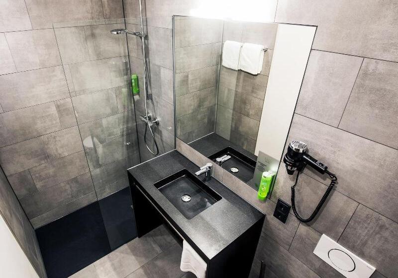 غرفة قياسية فردية, Riku Hotel Ulm
