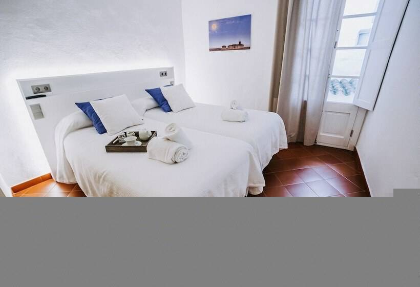 سوییت جونیور, Petit Hotel 5 Fars