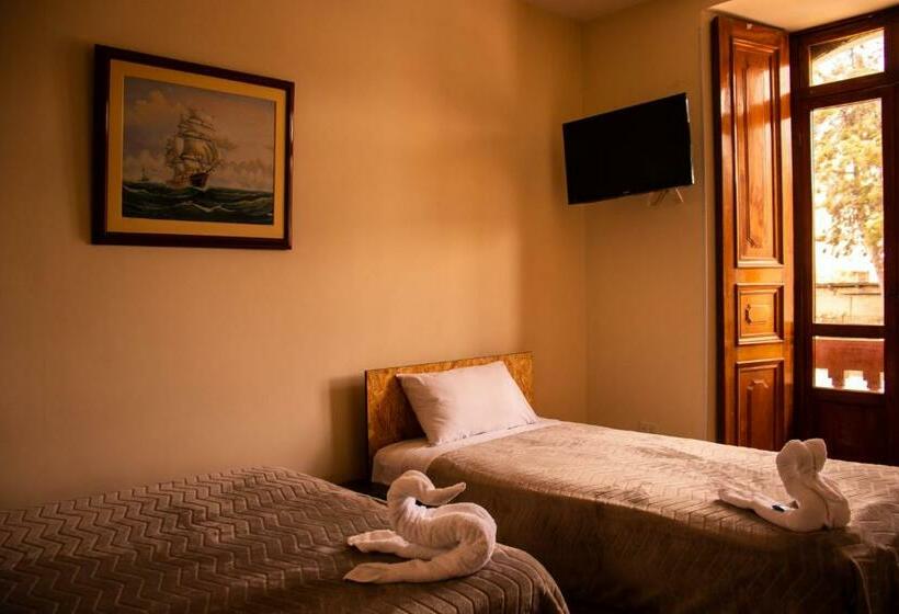 اتاق استاندارد سه نفره, Casona