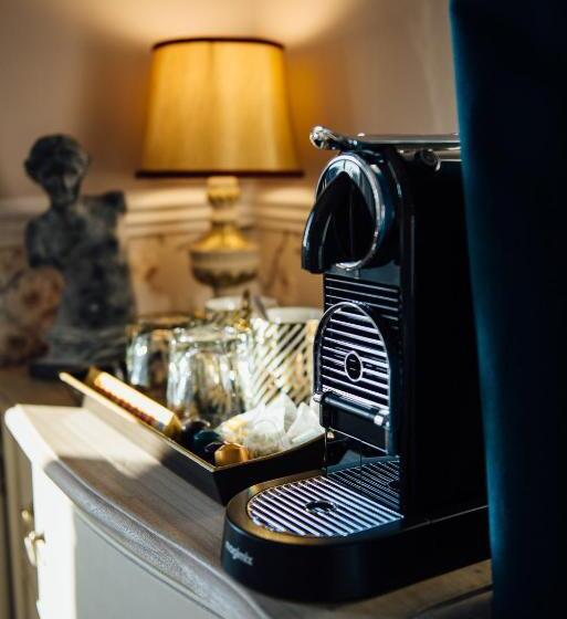 Номер Deluxe, Banyers House