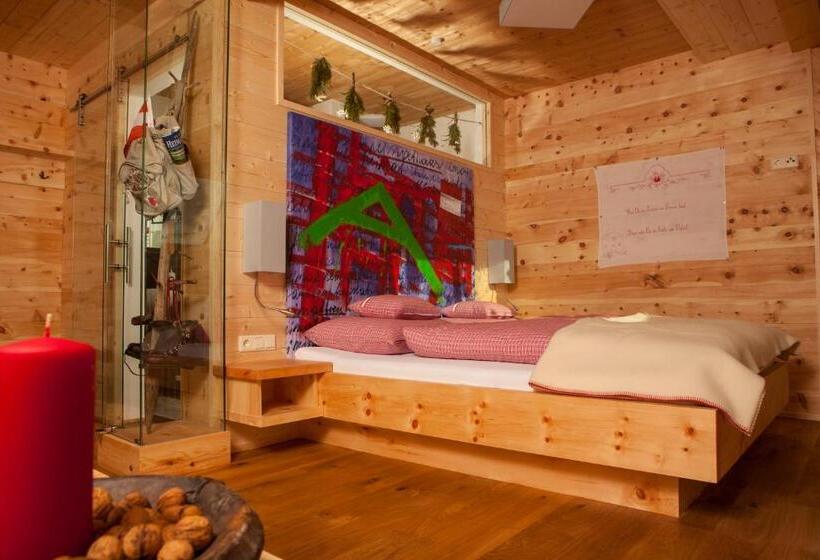 اتاق استاندارد با چشم‌انداز کوهستان, Schneekarhütte