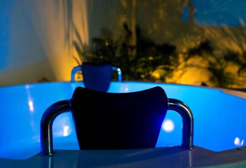 Бунгало Deluxe, Village Susegat Beach Resort