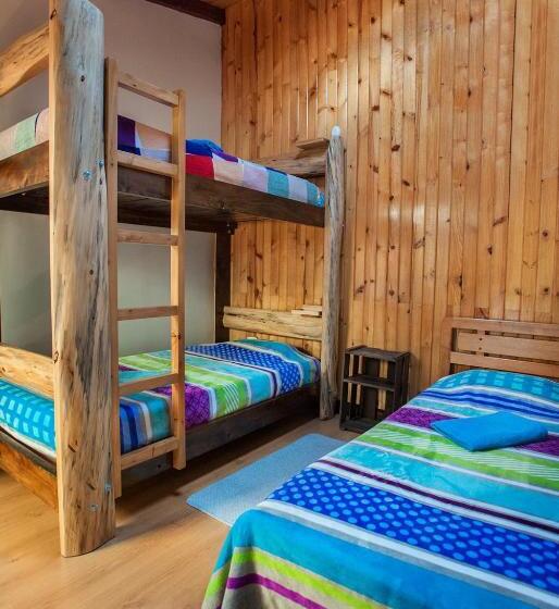 تختخواب در اتاق مشترک, Casa Hospedaje La Bohemia