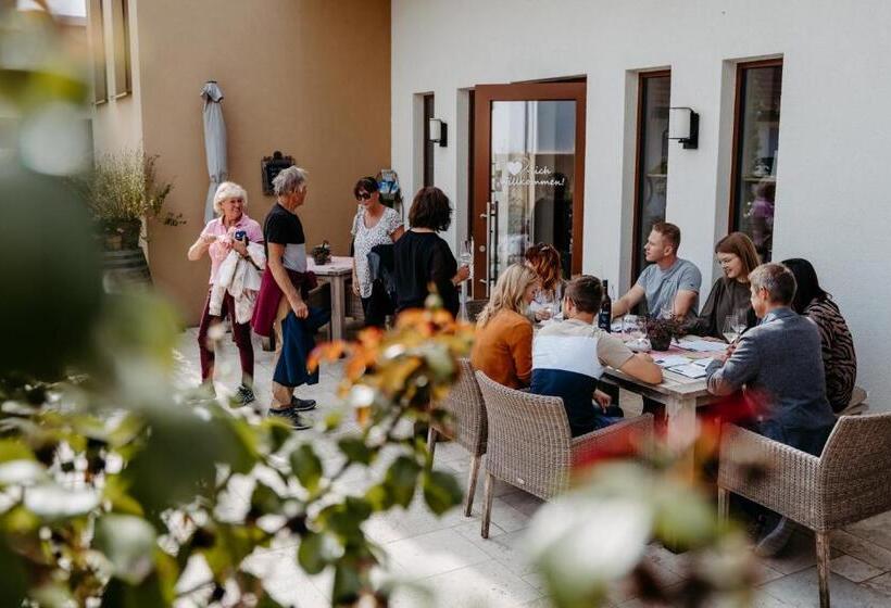 Номер Стандарт Вид на Сад, Weingut Und Gästezimmer Perner