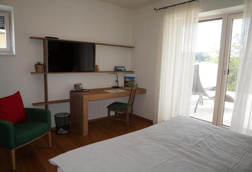 Номер Стандарт Вид на Горы, Weingut Und Gästezimmer Perner