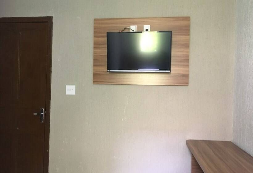 Номер Стандарт Трехместный, Imperial Inn