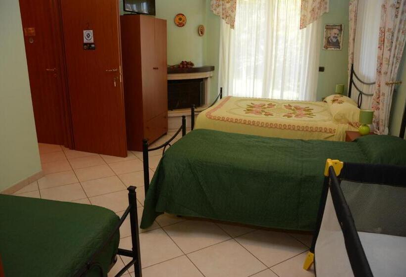 Семейный Номер Вид на Сад, B&b Villa San Leonardo