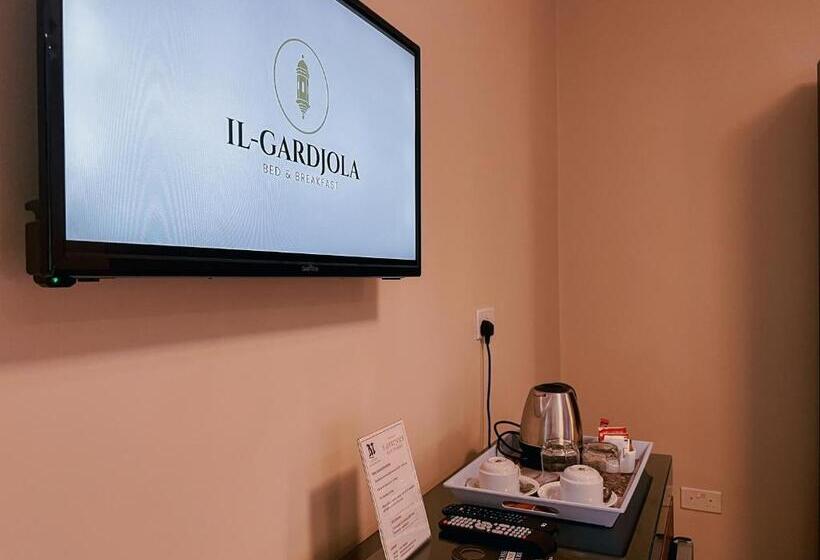 اتاق استاندارد سه تخته با چشم‌انداز باغ, Il Gardjola Bed And Breakfast