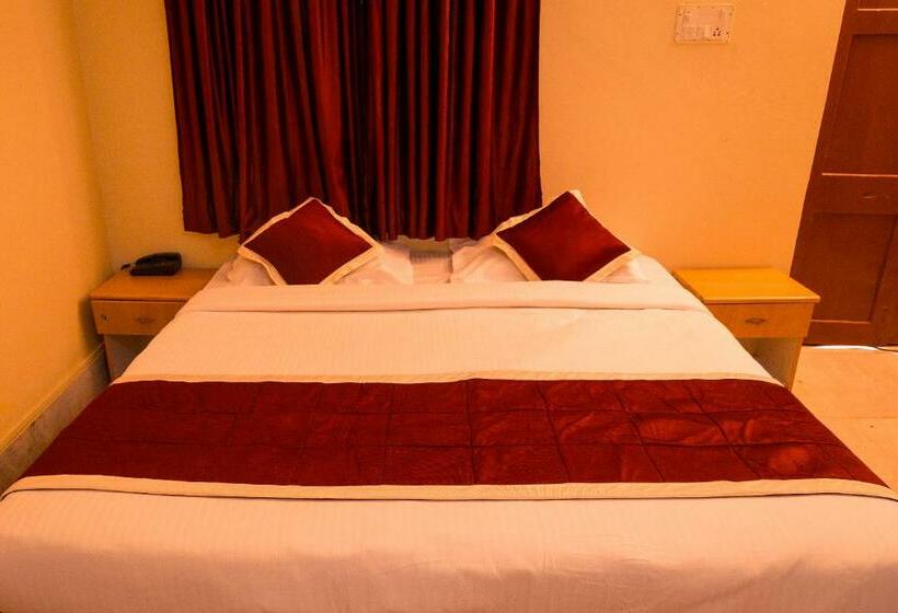 Номер Deluxe, Kstdc Hotel Mayura Chalukya, Badami