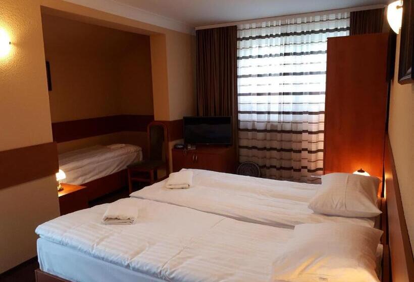 Номер Стандарт Трехместный, Motel Arkadia