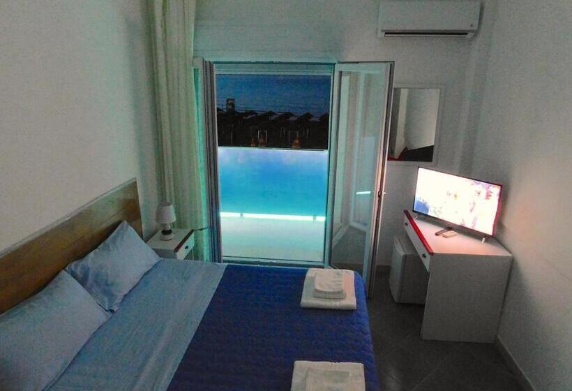 غرفة قياسية رباعية, Albergo Lido Diomedee