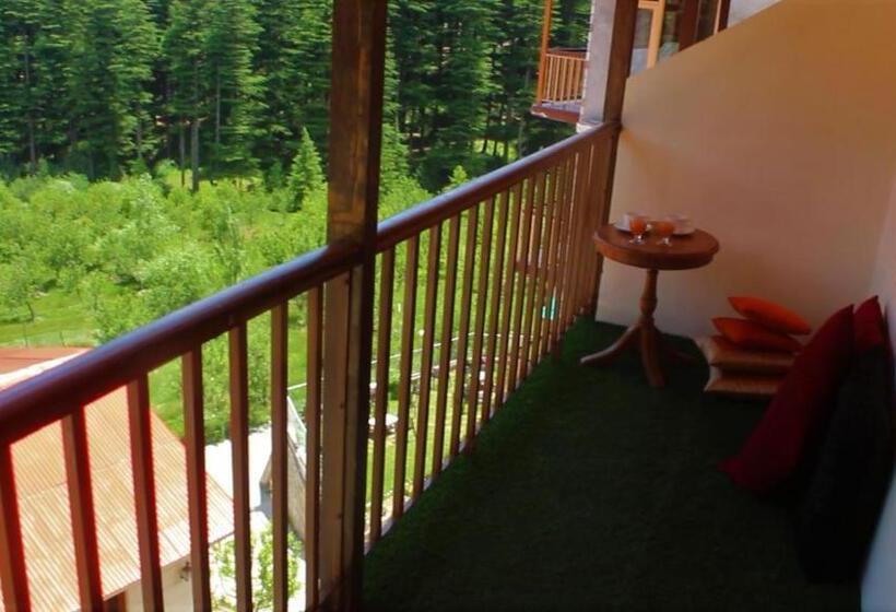 سوییت خانوادگی, Sparsh Resort