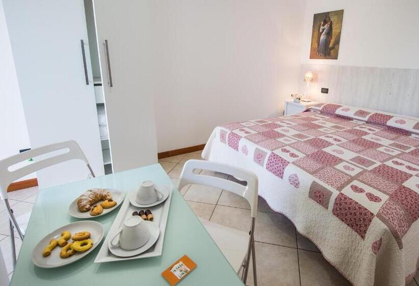 Номер Стандарт Вид на Сад, La Casa Di Linda