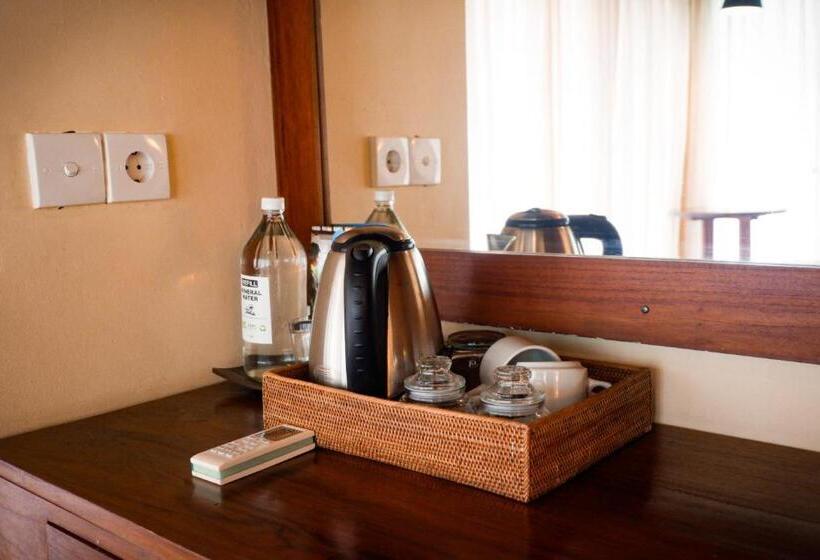 풀장 전망 디럭스 룸, Amed Cafe & Hotel Kebun Wayan