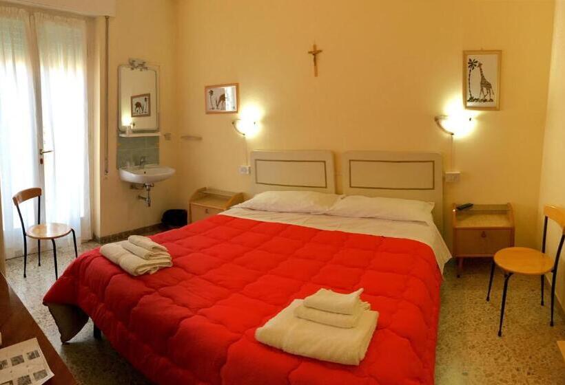 Habitación Estándar Baño Compartido, Casa Diomira