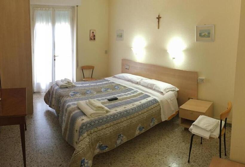 اتاق عادی, Casa Diomira