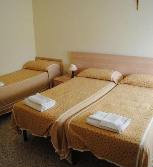 اتاق استاندارد سه نفره, Casa Diomira