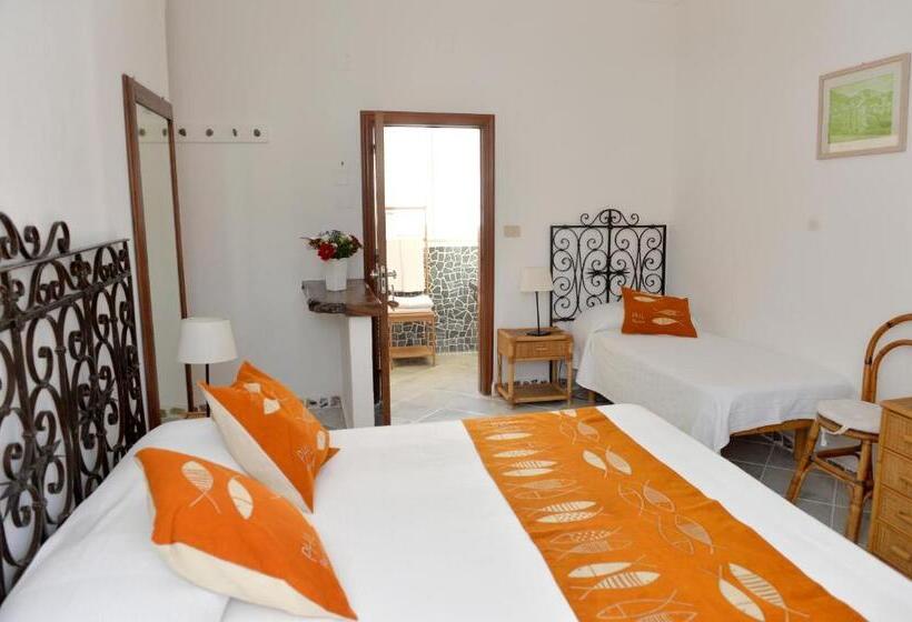 Номер Стандарт Трехместный, Piccolo Hotel Luisa