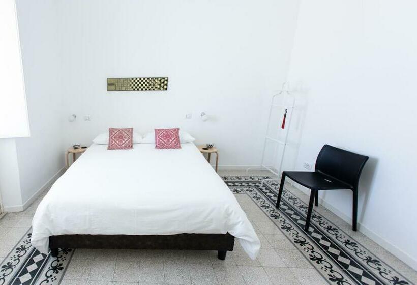 Номер Стандарт, B&b Angioy 18