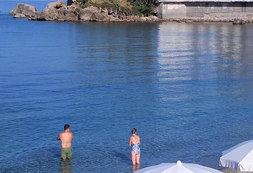 Номер Стандарт, La Marinella