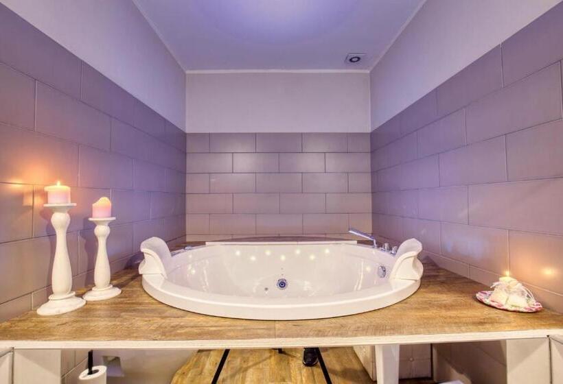 سوئیت با وان آب گرم, Corte Rossetti Le Dimore Luxury B&b
