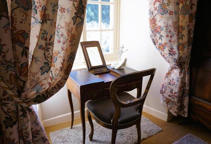 Номер Стандарт, Hôtel Restaurant Le Manoir De Montesquiou