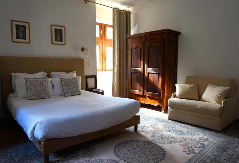 Номер Superior, Hôtel Restaurant Le Manoir De Montesquiou